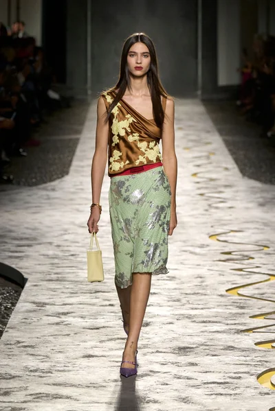 Look 63